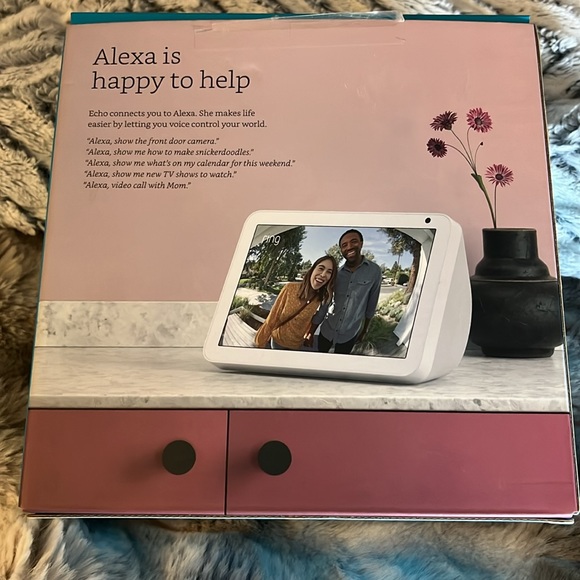 Echo Show 8 (2nd Gen, 2021 release) | HD smart display with Alexa - Picture 2 of 3